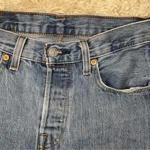 Levis jeans- 28 waist